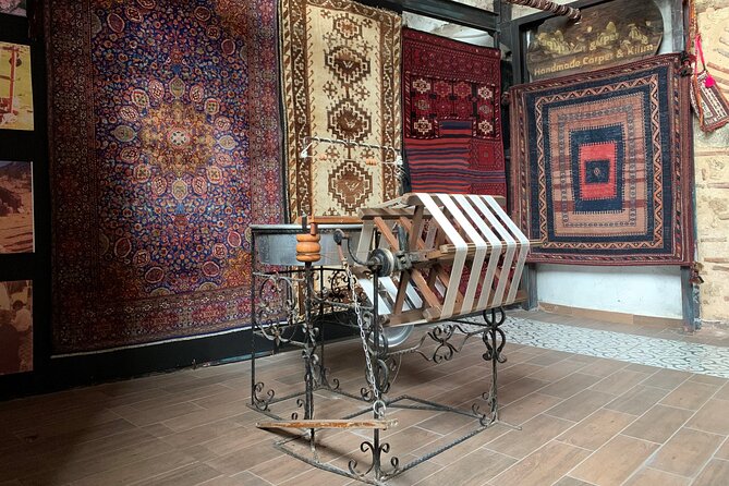 Private Istanbul Shopping Tour - Rugs, tiles and leather shopping - Why a private bazaar tour helps