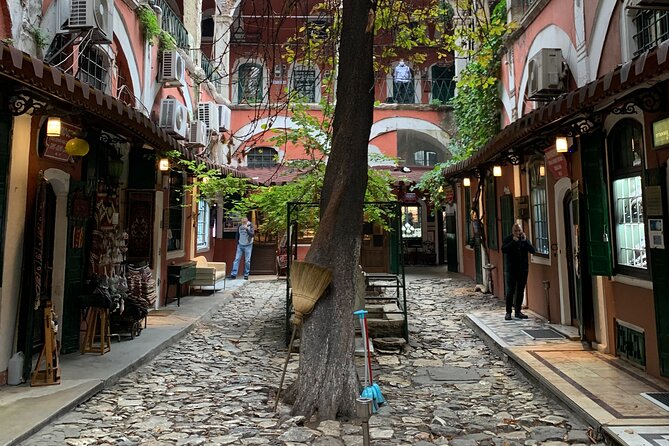 Private Istanbul Shopping Tour - Rugs, tiles and leather shopping - Who will get the most from this tour