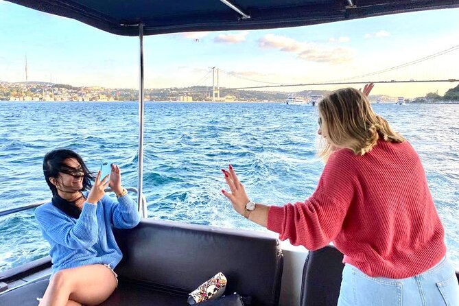 Private Luxury Yacht Cruise in Istanbul Bosphorus - Maiden’s Tower and its memorable legend