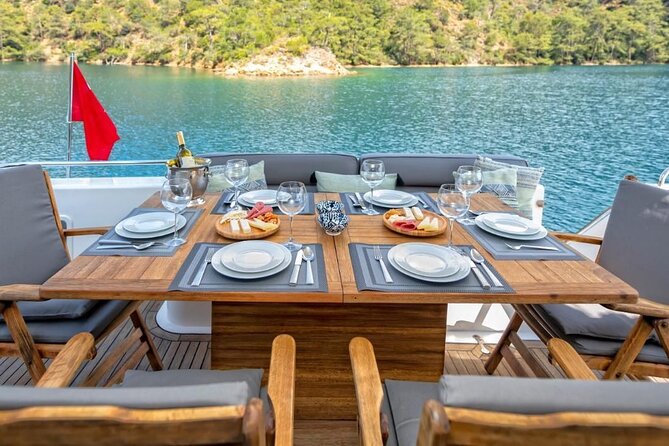 Private Luxury Yacht Cruise on Bosphorus - The second bridge and Beylerbeyi Palace