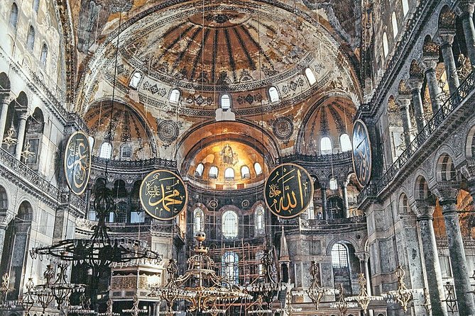 Private & Mini Group Istanbul 7 hours Tour with TRAM. Save time - Hagia Sophia after the 2024 guiding change