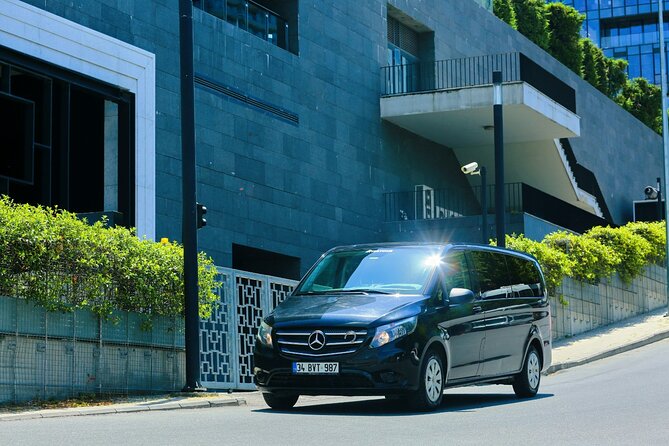 Private One-Way Transfer: Istanbul Airport ↔ City Hotels - The airport meeting point deserves careful attention