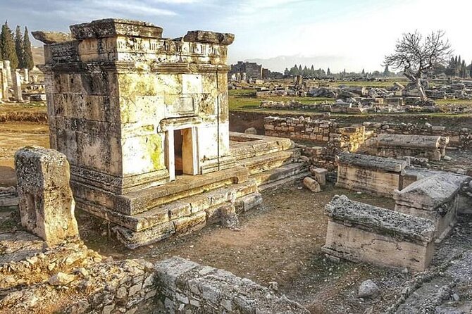 Private Pamukkale Day Tour from Istanbul by Plane - A private lunch in the countryside