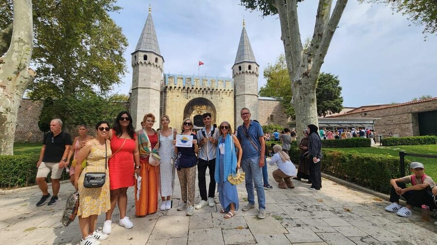 Private Topkapi Palace and Harem Tour with Skip Line Entry - Key points at a glance