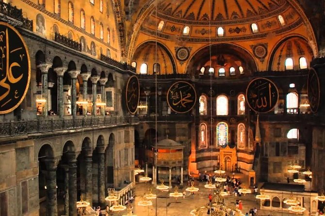 Private: Topkapi Palace, St. Sophia, Blue Mosque, Grand Bazaar, Hipodromme - Timing, clothing, and physical demands