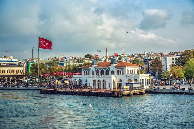 Private Tour - Istanbul Food Walking Tour of Kadikoy with Breakfast - Reading Kadıköy through its fish market