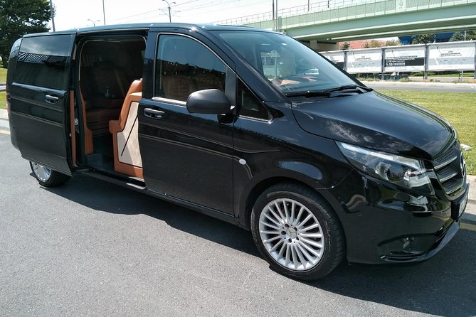 Private Transfer from Istanbul Airport (IST) to Istanbul Hotels - Finding your representative at Exit 14