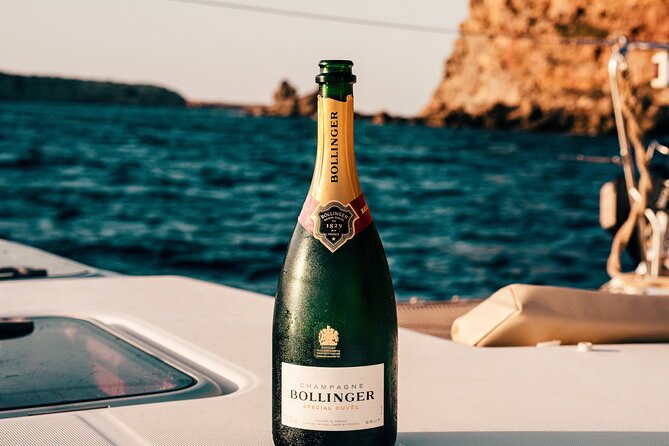 Private Yacht Voyage : Music, Wine & Snacks for Groups - Music, snacks, and what you actually receive