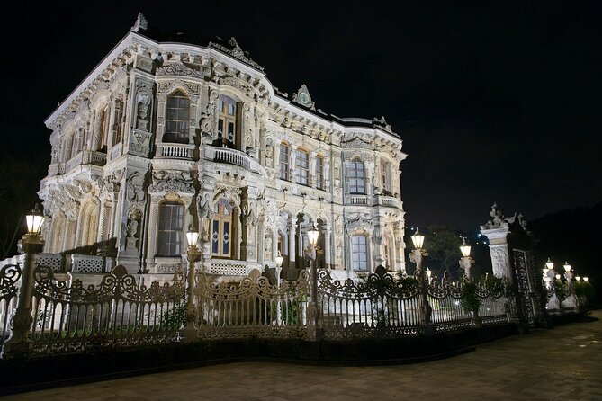 Romantic Night Cruise Live Violinist - Çırağan Palace, Ortaköy, and the first bridge