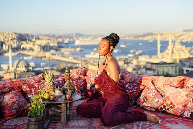 Rooftop Photoshoot in Istanbul - Süleymaniye Mosque garden and outdoor portraits