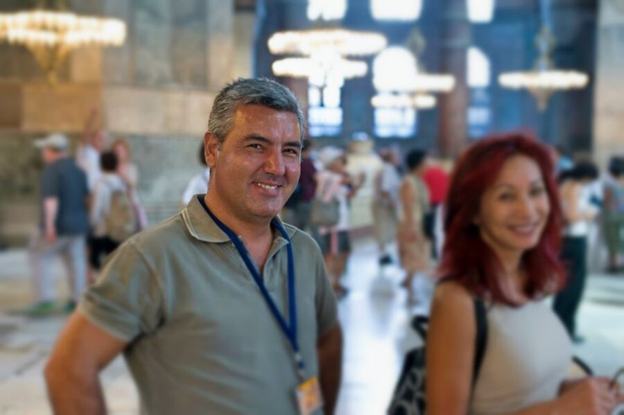 Rug Shopping Private Tour with expert Grand Bazaar - Why a rug expert helps in the Grand Bazaar