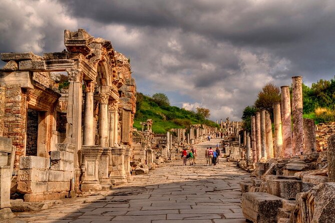 Semi-Private Tour to Laodicea, Pamukkale, Hierapolis with Lunch - Exploring Hierapolis above the springs
