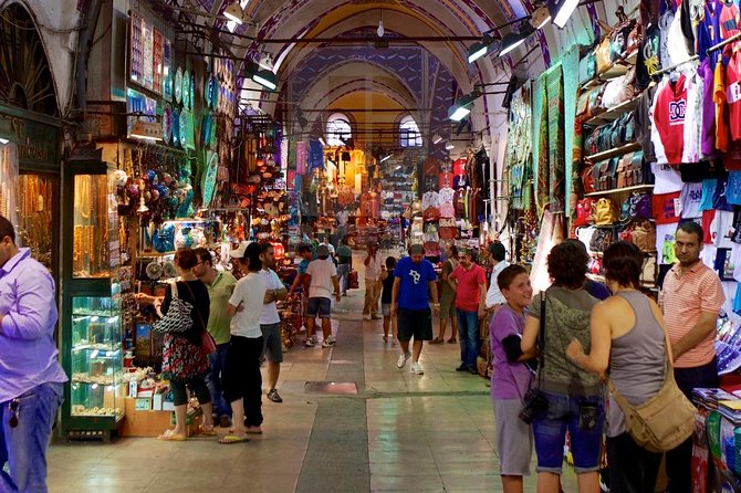 Shopping in Grand Bazaar - Meeting near Çemberlitaş and reaching the market