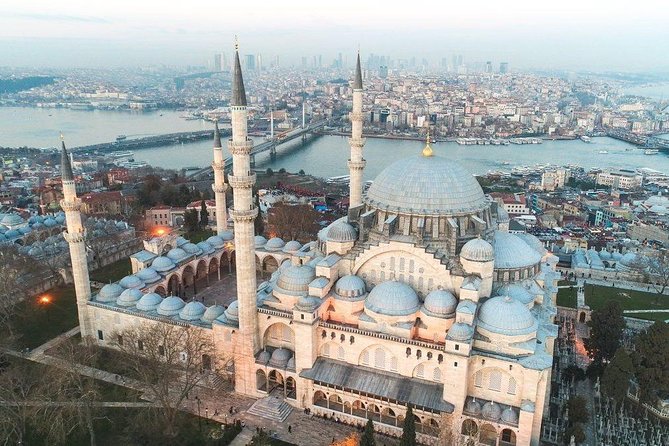 Skip the Line: Topkapi Palace Including Süleymaniye Mosque and Ceramics Workshop in Istanbul - Watching potters shape clay by hand
