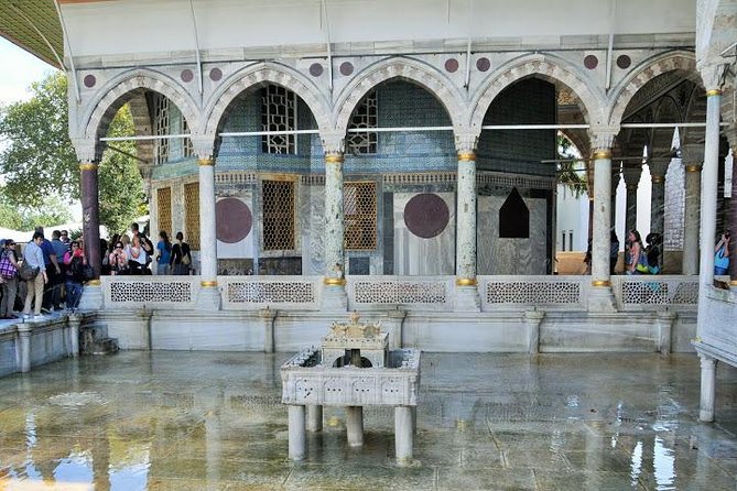 Small-Group Topkapi Palace and Harem Tour with Tickets - Why Topkapi Palace deserves a guided visit
