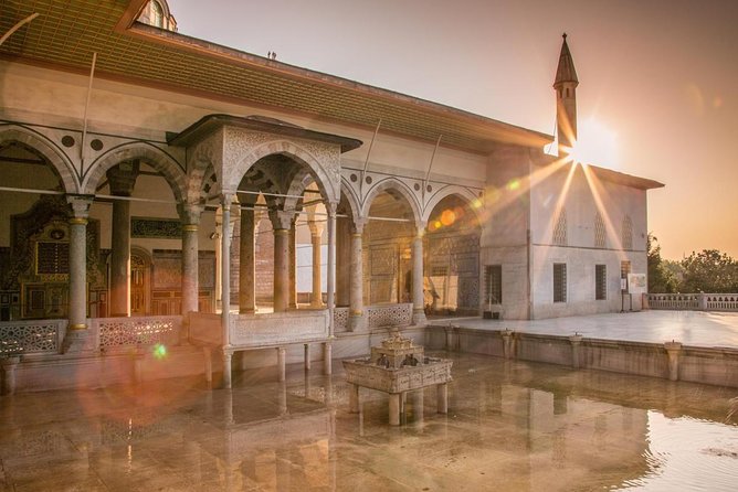 Small-Group Topkapi Palace and Harem Tour with Tickets - Bosphorus terraces and Golden Horn views