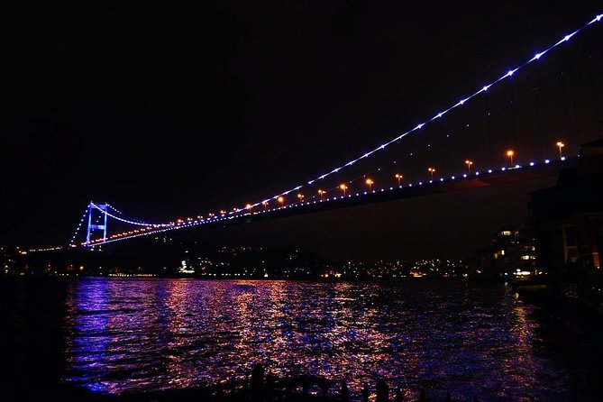 Stage Front Bosphorus Dinner Cruise with Pickup & Drinks included - Dinner, drinks, and the limits of the all-inclusive promise