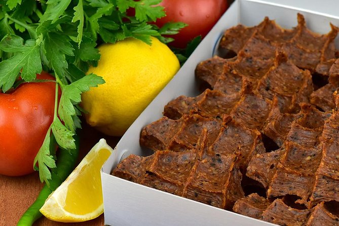 Street Food Tour in Istanbul [Don't Miss it] - Spices, boats, and fish sandwiches in Eminönü