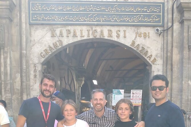 Suleyman's magnificent path: Mosques and Bazaars Tour - An hour at Suleymaniye Mosque