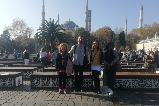 Suleyman's magnificent path: Mosques and Bazaars Tour - Ending at Galata Bridge