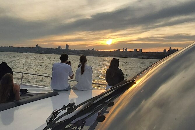 Sunset Cruise on Luxury Yacht with Transfers - Üsküdar and Maiden’s Tower at sunset