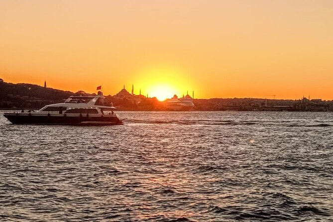 Sunset Cruise with Dinner in Bosphorus - The Asian shore: Haydarpaşa, Küçüksu, and Beylerbeyi