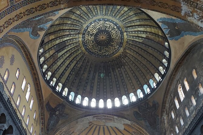 The Must See Old City Tour in Istanbul - German Fountain and the first look at Sultanahmet Square
