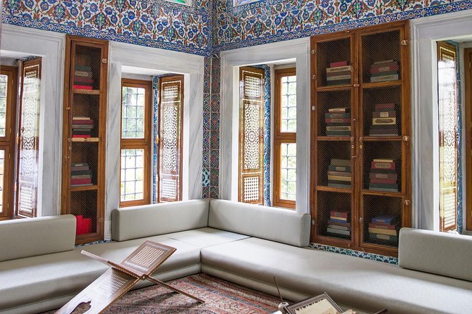 Topkapi Palace Skip-The-Line Entry with Guided Tour - The Audience Hall and High Court