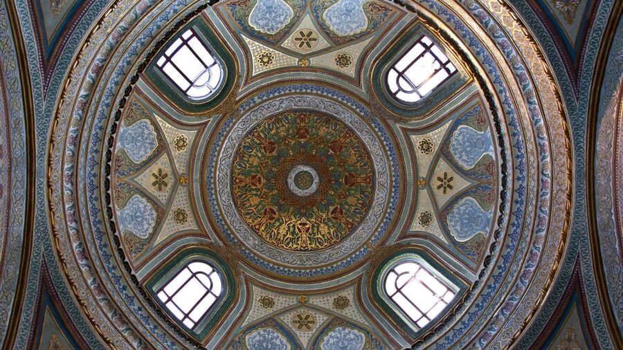 Topkapi Palace Tour: Scenes of the Ottoman Empire - Courtyards, treasures, and the public face of the palace