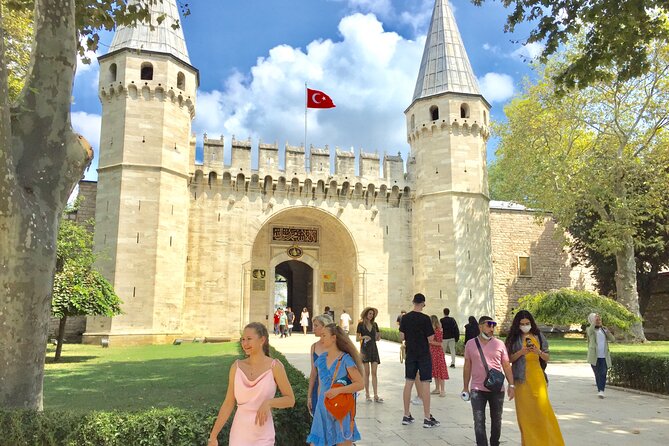 Topkapi Palace with Harem and Blue Mosque Guided Tour - Why this pairing works so well in Istanbul