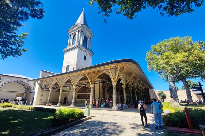 Topkapi Palace with Harem and Blue Mosque Guided Tour - Sogukcesme Street and the short walk through Sultanahmet