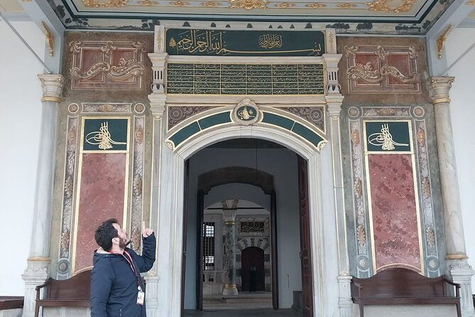 Topkapi Palace with Harem Walking Tour with Guide - What the $47.66 price really covers