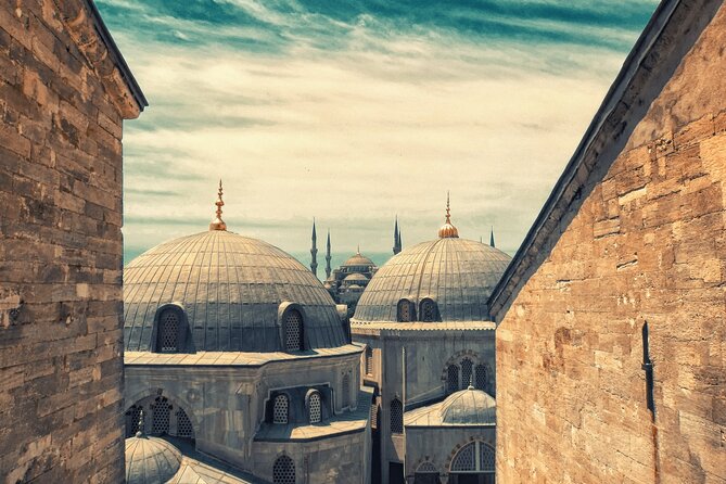 Tour to the Best Places in Istanbul in Spanish - Private - Tea at Corlulu Ali Pasa Medresesi