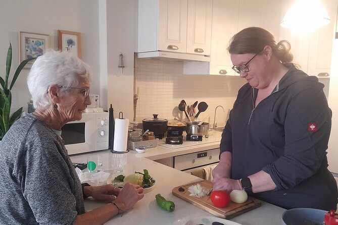 Traditional Home Cooking with a Local in İstanbul City Center - Timing, meeting point, and cancellation details