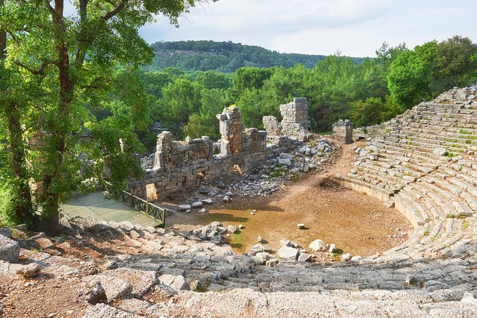 Troy Full-Day Guided Tour incl. Transfer, Ferry Tickets w/Lunch - Walking through the Troy archaeological site