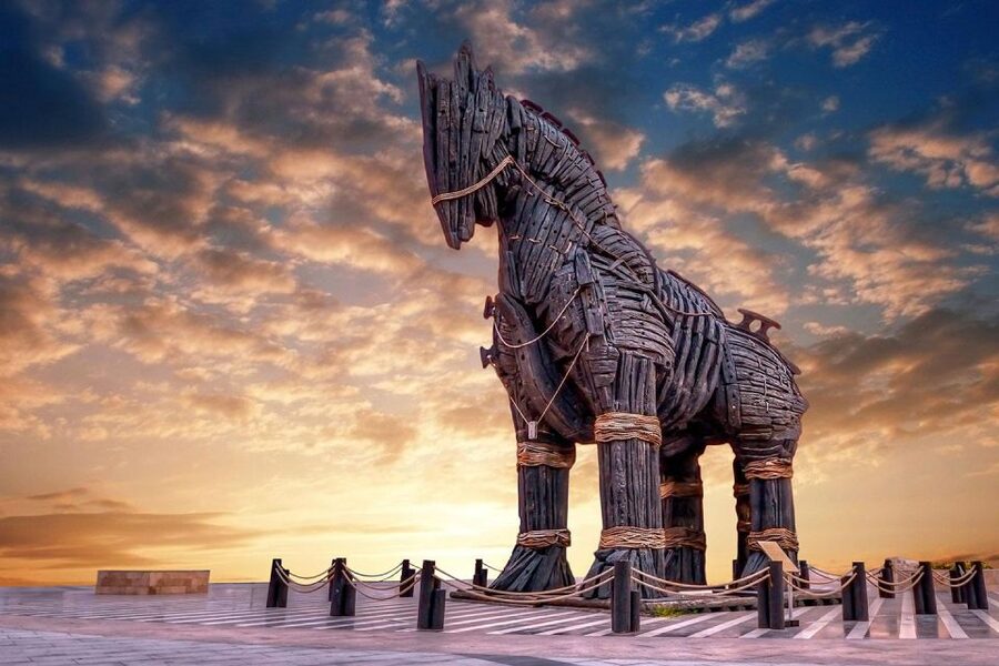 Troy: Full-Day Tour from Istanbul - The road to Eceabat and lunch by the strait