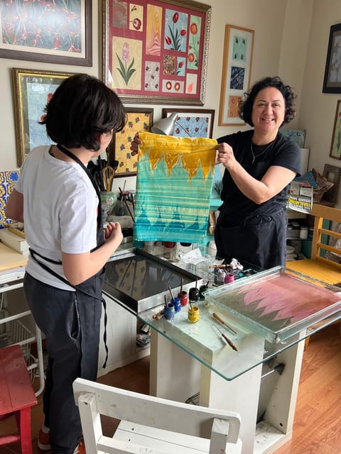 Turkish Marbling Paper Ebru Art Workshop - Your first lesson: color, water, and control