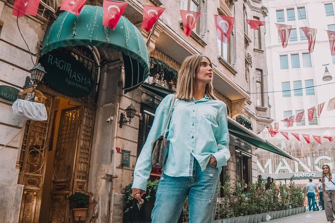 Unforgettable Moments in Istanbul: Photo Shoot for Couples - Timing, Weather, and Getting to the Meeting Point
